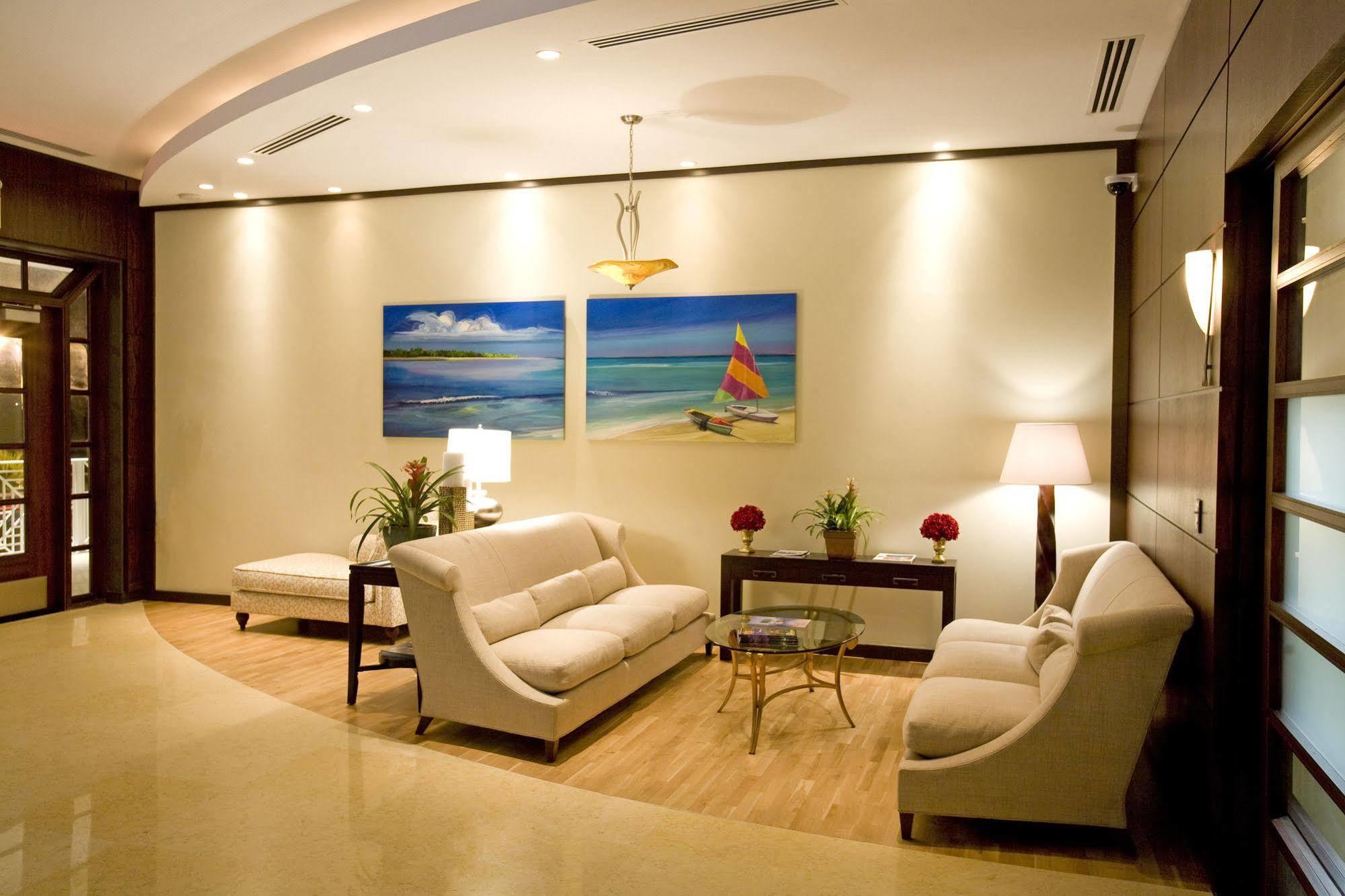 Caribbean Club Boutique Hotel, Grand Cayman Seven Mile Beach Exterior foto